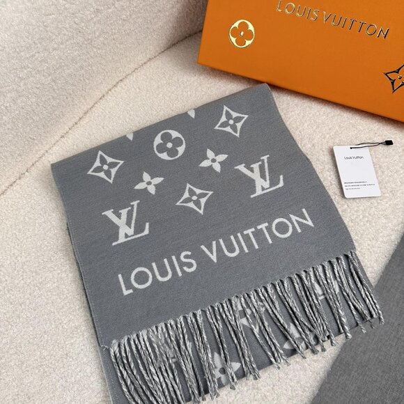 ✅✅Louis Vuitton scarf - Picture 8 of 8